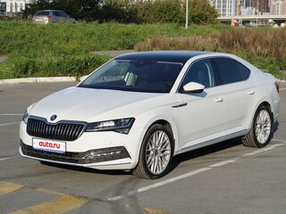2019 Skoda Superb III Рестайлинг, белый, 3350000 рублей, вид 1
