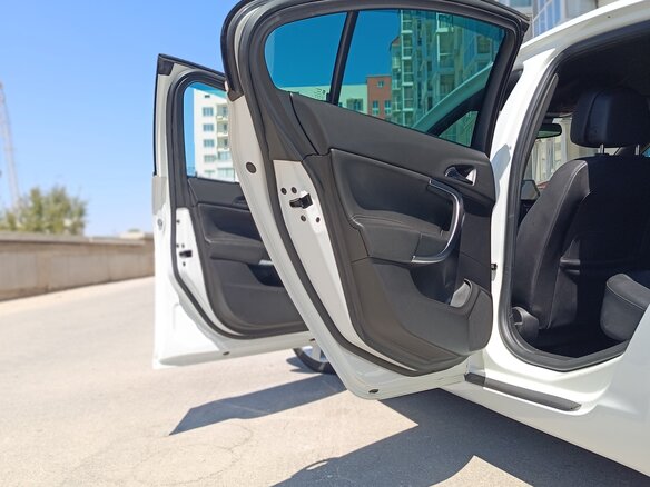 2013 Opel Insignia I, белый, 1400000 рублей - вид 20