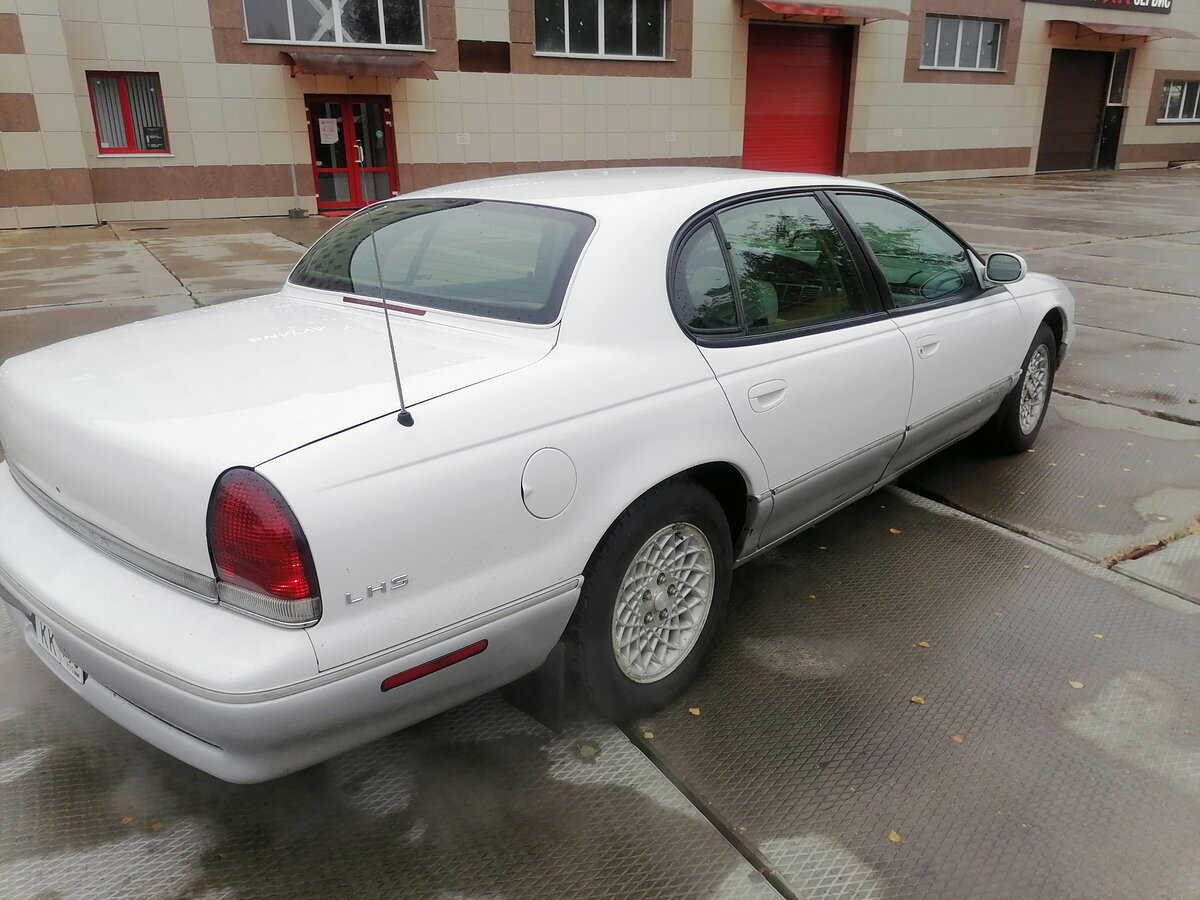 1994 Chrysler LHS I, белый - вид 4