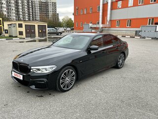 2019 BMW 5 серии 530d xDrive VII (G30/G31), чёрный, 4450000 рублей, вид 1