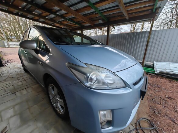 2010 Toyota Prius III (XW30), голубой, 930000 рублей - вид 3