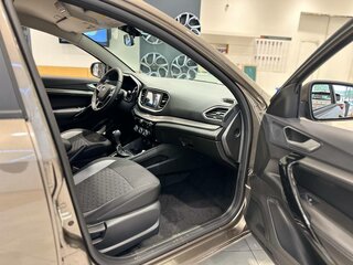 2026 Lada (ВАЗ) Vesta I Рестайлинг (NG), коричневый, 1680000 рублей, вид 5