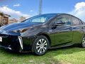 2021 Toyota Prius IV Рестайлинг (XW50), чёрный, 2100000 рублей - вид 2