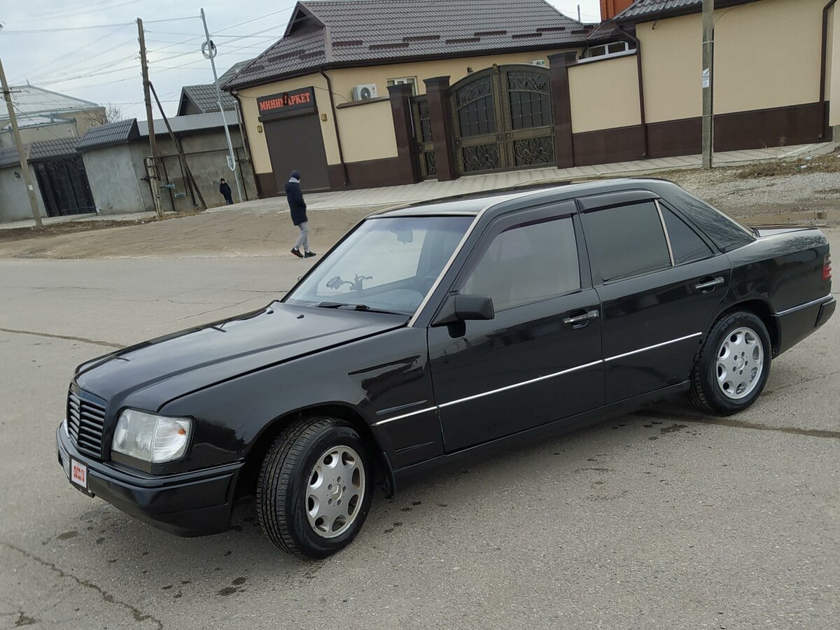 Купить б/у MercedesBenz W124 19841993 220 2.2 AT (150 л