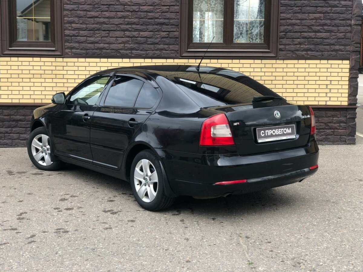 Черная шкода а5