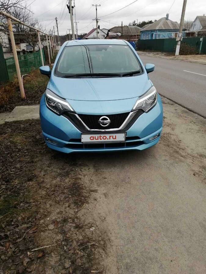 Ниссан ноут голубой