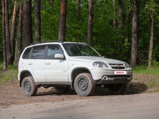 2015 Chevrolet Niva I Рестайлинг, белый, 670000 рублей, вид 1