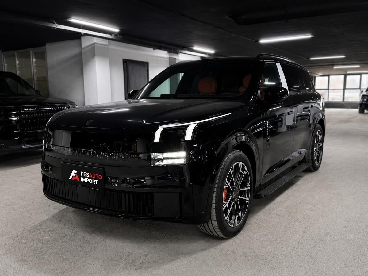 Lynk & Co 900