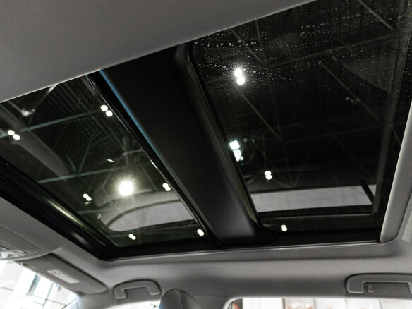 2025 Toyota RAV4 V (XA50), чёрный - вид 32