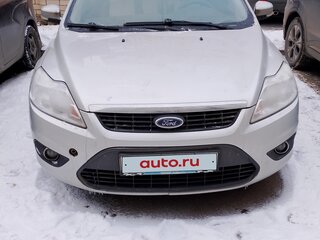 2009 Ford Focus II Рестайлинг, серебристый, 400000 рублей, вид 1