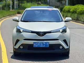 2021 Toyota C-HR I Рестайлинг, белый, 1450000 рублей, вид 1