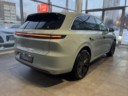 Li Auto (Lixiang) L6