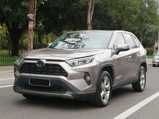2022 Toyota RAV4 V (XA50), коричневый, 2219000 рублей, вид 1