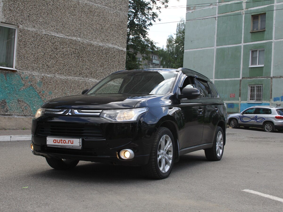 Купить б/у Mitsubishi Outlander III 2.4 CVT (167 л.с.) 4WD бензин ...