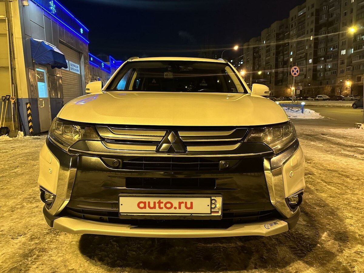 Купить б/у Mitsubishi Outlander III Рестайлинг 2 2.4 CVT (167 л.с.) 4WD ...