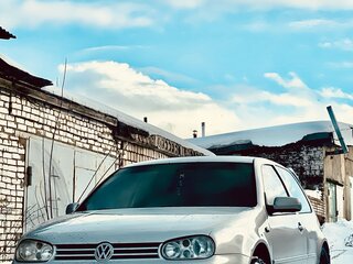 1999 Volkswagen Golf IV, серебристый, 399999 рублей, вид 1