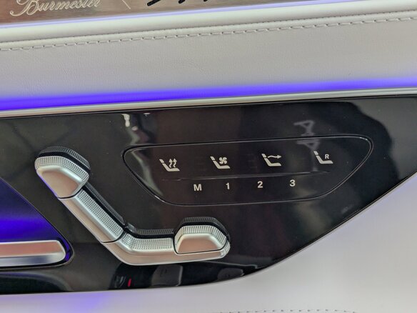 2025 Mercedes-Benz Maybach SL SL 680, красный, 35271738 рублей - вид 11