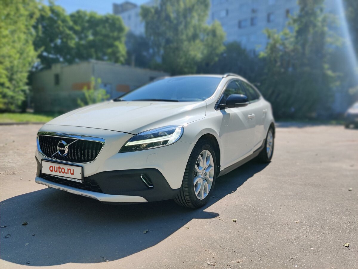 Купить б/у Volvo V40 II Рестайлинг 2.0d AT (120 л.с