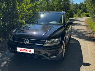 2017 Volkswagen Tiguan II, чёрный, 2300000 рублей, вид 1