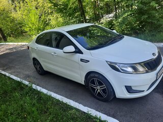 2014 Kia Rio III, белый, 630000 рублей, вид 1