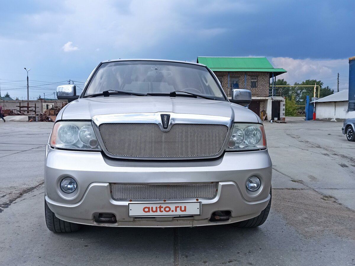 Купить б/у Lincoln Navigator II 4-speed 5.4 AT (304 л.с.) 4WD бензин ...