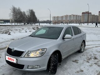 2011 Skoda Octavia DSG7 II (A5) Рестайлинг, серебристый, 700000 рублей, вид 1