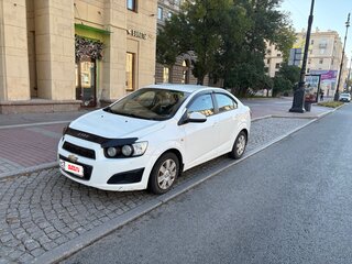 2013 Chevrolet Aveo II, белый, 430000 рублей, вид 1