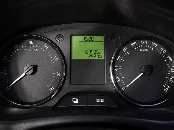 2012 Skoda Fabia II Рестайлинг, белый - вид 11