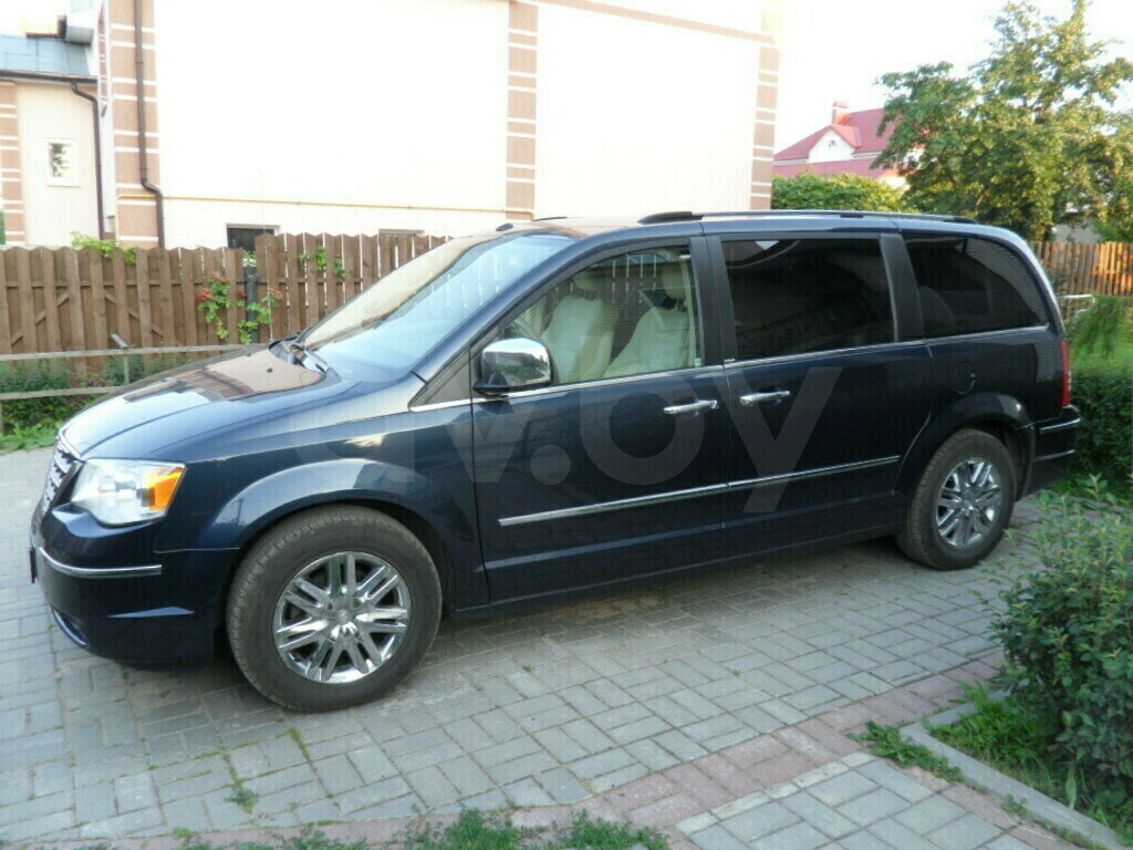 Купить б/у Chrysler Town & Country V 4.0 AT (251 л.с