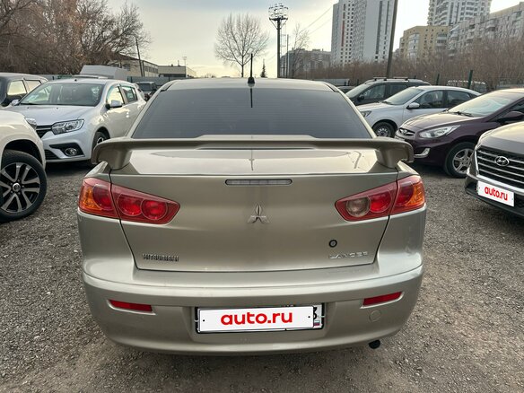 2007 Mitsubishi Lancer X, бежевый, 700000 рублей - вид 2
