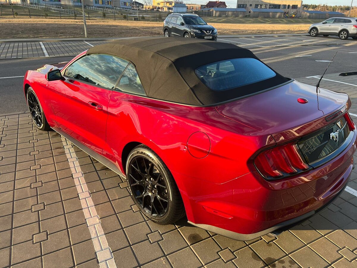 Ford mustang кабриолет красный
