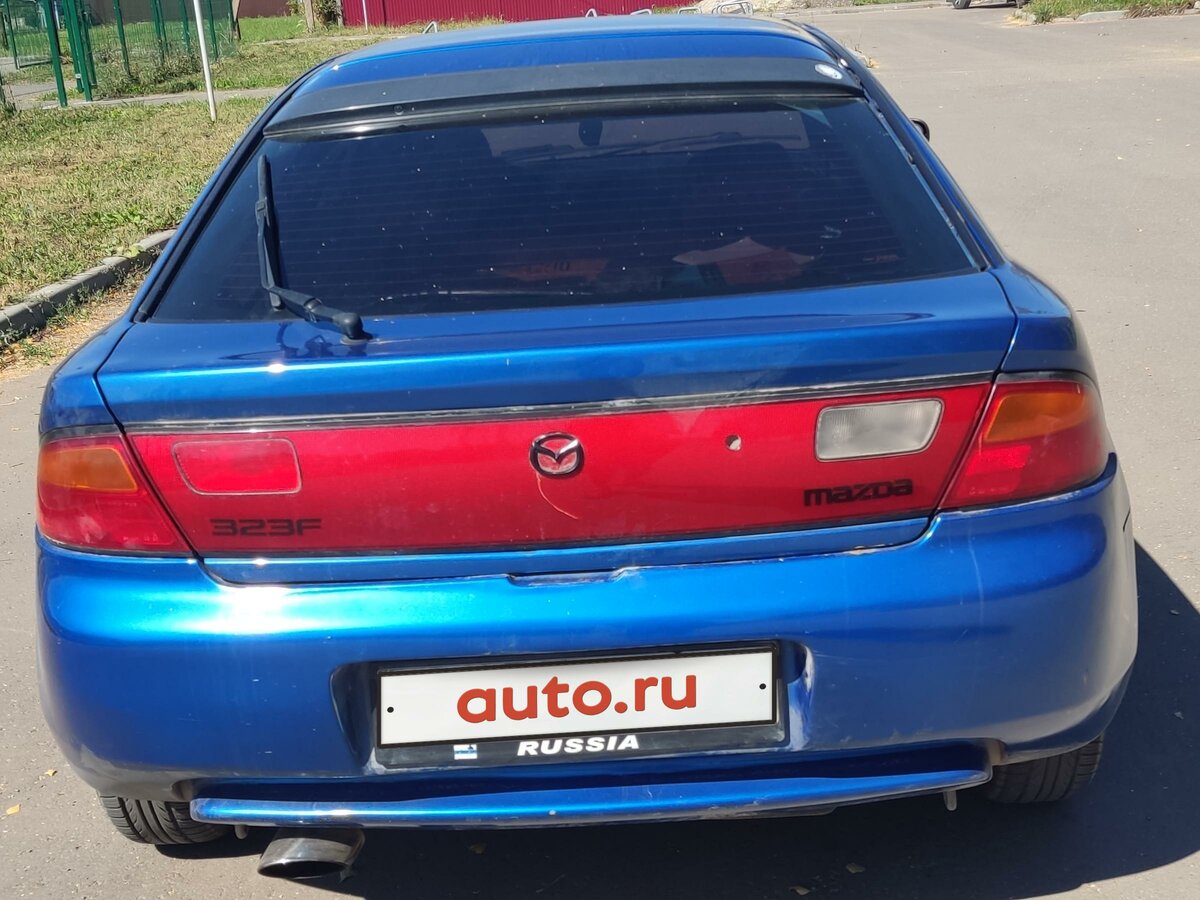 Купить б/у Mazda 323 V (BA) 1.5 MT (88 л.с.) бензин механика в ...