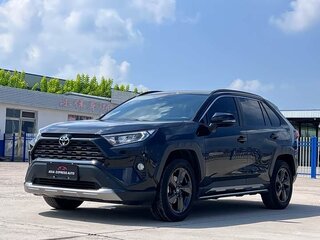 2022 Toyota RAV4 V (XA50), чёрный, 2800000 рублей, вид 1