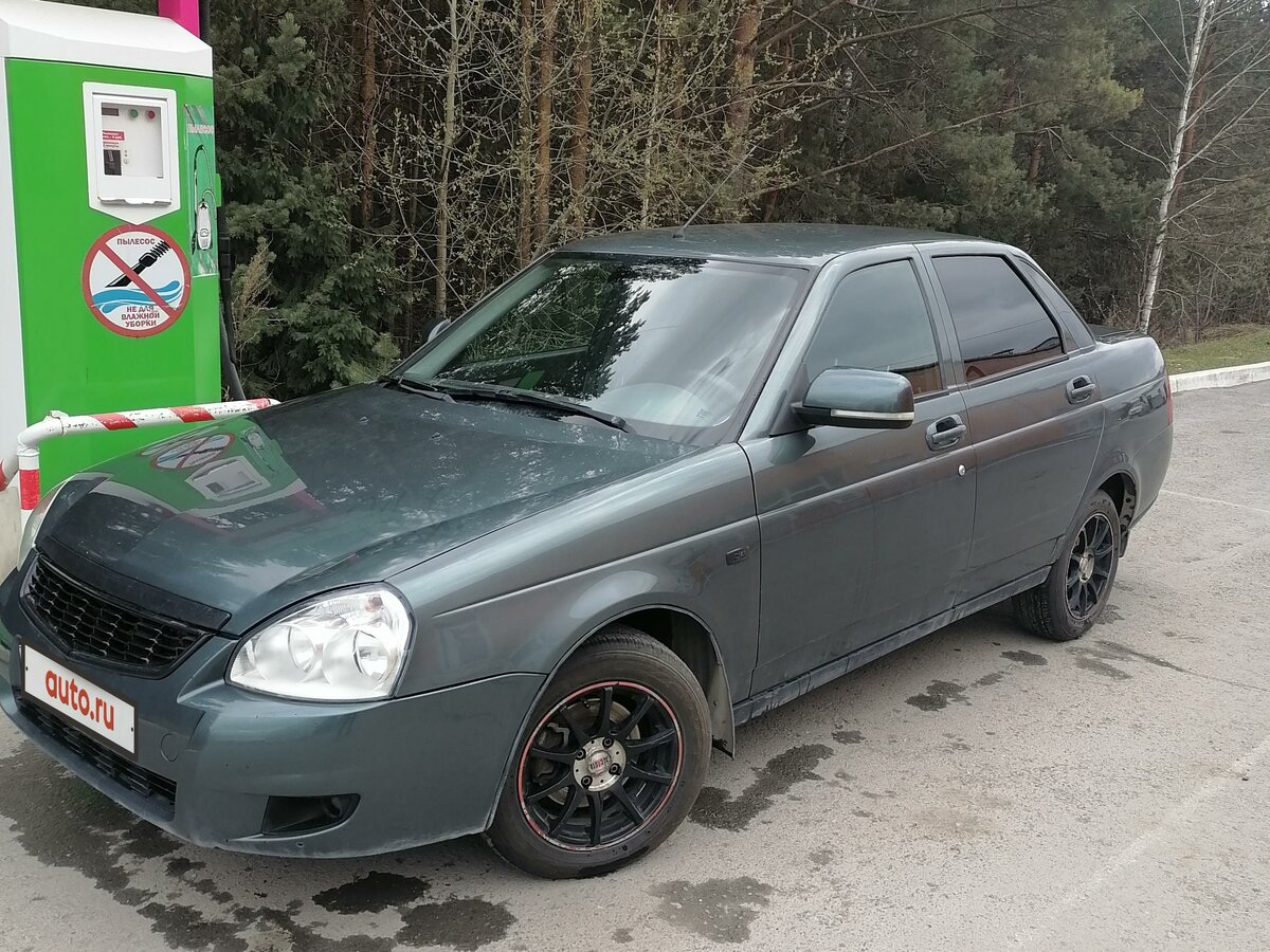 Приора седан 2011 года