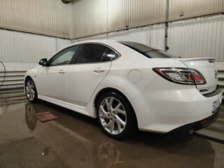 2011 Mazda 6 II (GH) Рестайлинг, белый, 1600000 рублей, вид 4