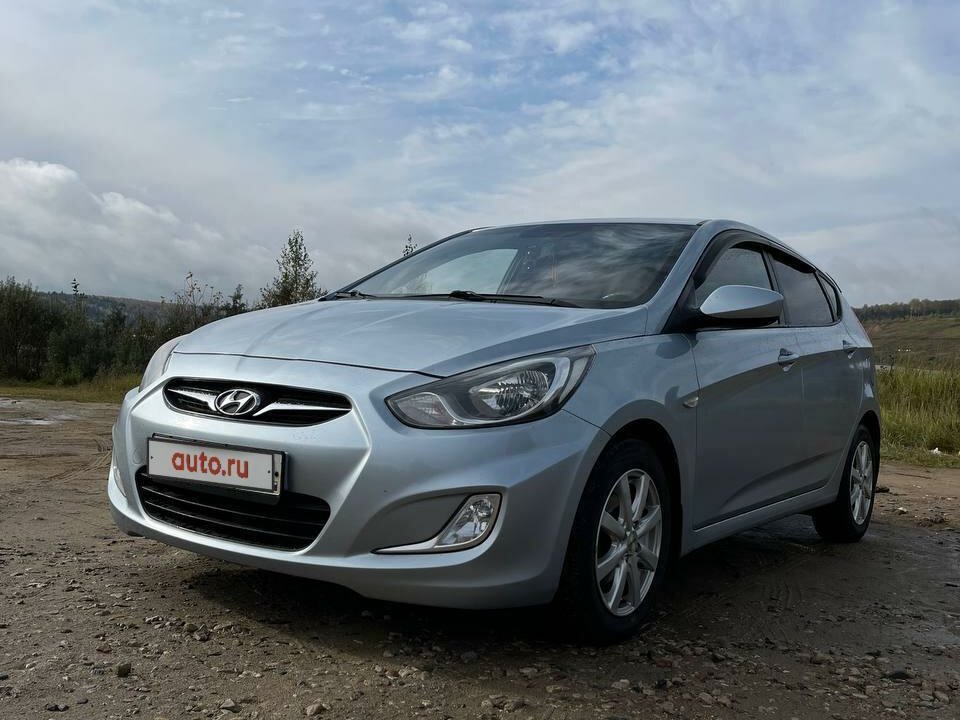 Купить б/у Hyundai Solaris I 1.4 AT (107 л.с.) бензин автомат в ...