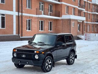 2019 Lada (ВАЗ) 2121 (4x4) Urban I Рестайлинг (2020), чёрный, 830000 рублей, вид 1