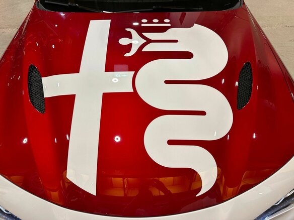 2022 Alfa Romeo Giulia, красный - вид 25