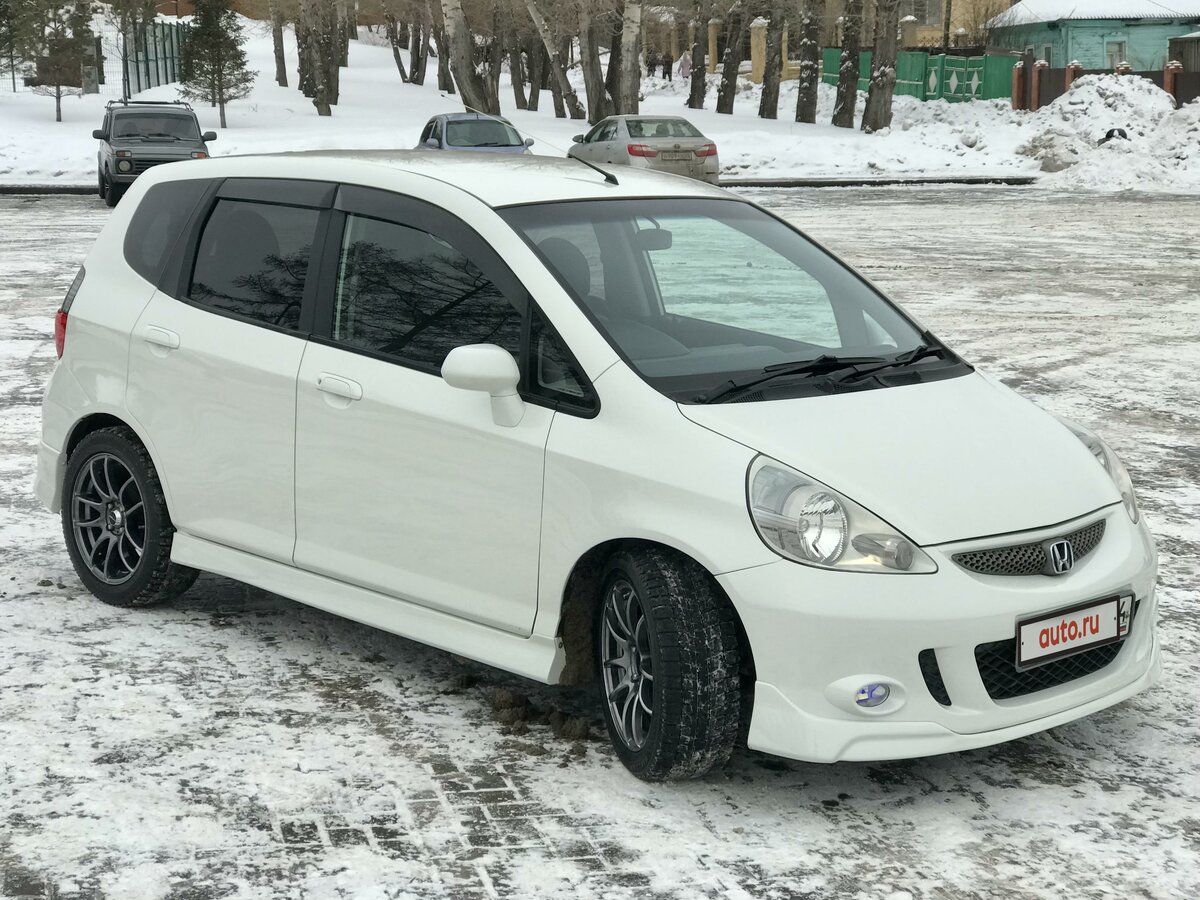 Хонда фит 2003 белая седан