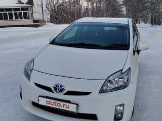 2011 Toyota Prius III Рестайлинг (XW30), белый, 1340000 рублей, вид 1