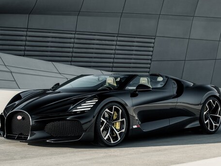 Купить бу Bugatti W16 Mistral 2024-2024 80 AMT 1600 лс 4WD бензин  робот в Кургане чёрный Бугатти В16 Мистрал 2024 родстер 2024 года на  Автору ID 1122370421