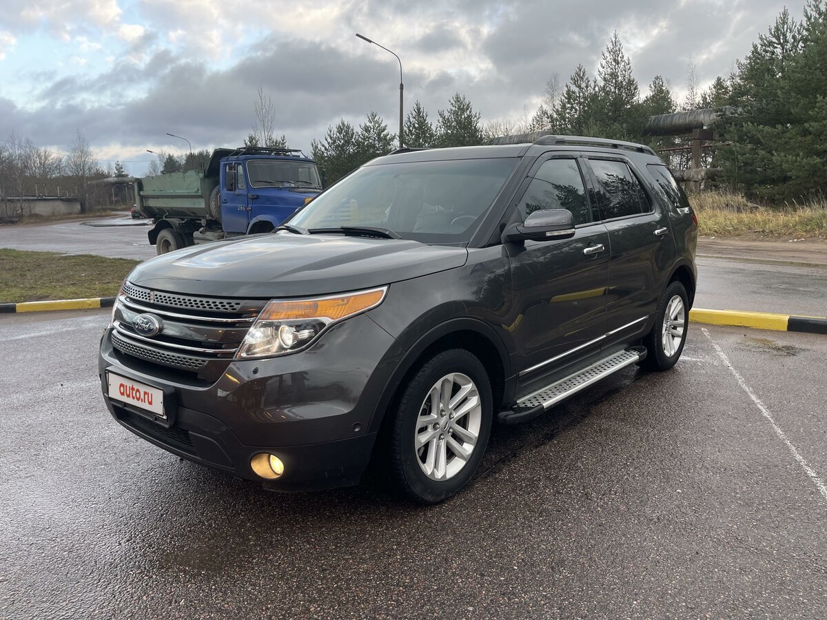 Ford Explorer 3 5 at