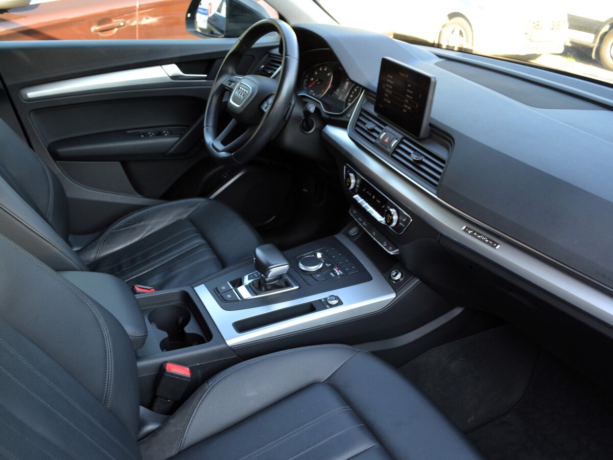 AUDI Q5 - фото 10