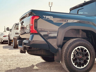 2024 Toyota Tacoma IV, чёрный, 8500777 рублей, вид 5
