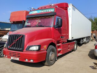 2000 Volvo NH, красный, 6500000 рублей, вид 1