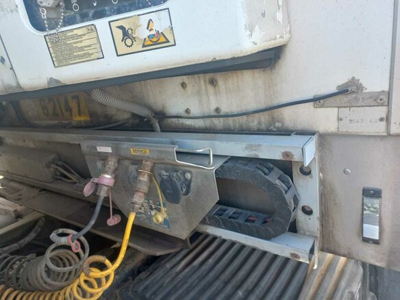 2011 МАЗ 5340, белый, 2500000 рублей - вид 17