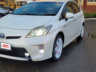 2012 Toyota Prius III Рестайлинг (XW30), белый, 1100000 рублей, вид 1