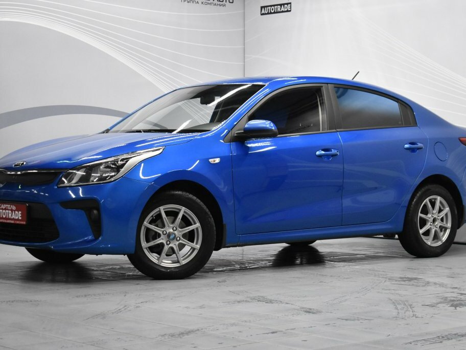 Kia Rio голубая 2018