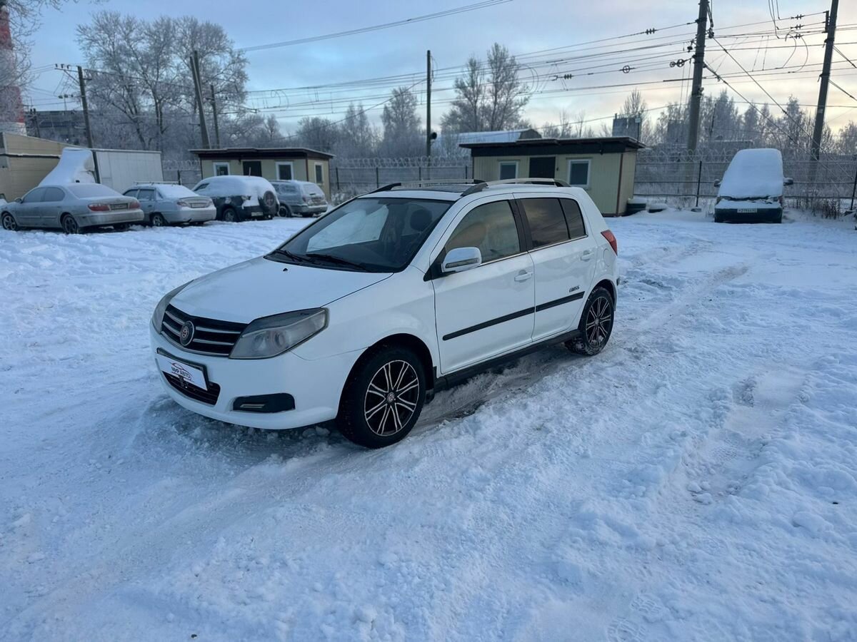 Купить б/у Geely MK Cross I 1.5 MT (94 л.с.) бензин механика в Санкт ...