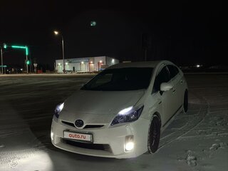 2010 Toyota Prius III (XW30), белый, 1190000 рублей, вид 1